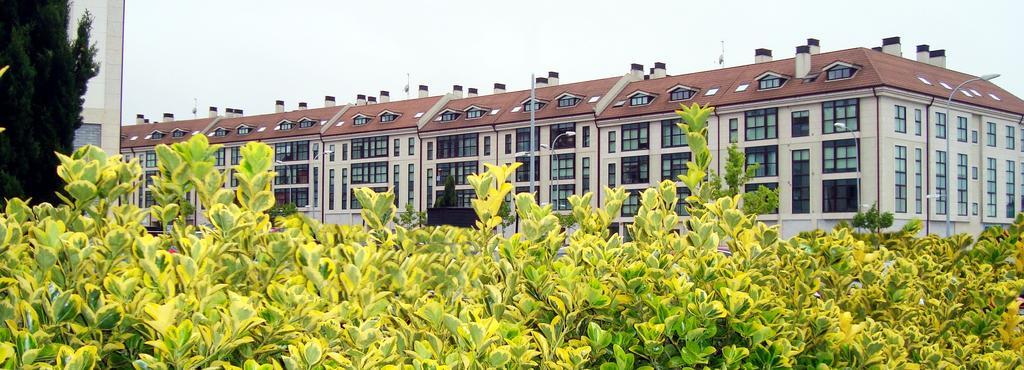 Apartamentos Lorien Milladoiro Ruang foto